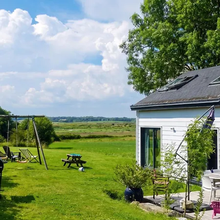 Spacieuse Maison Avec Jardin Pres De Saint-Molf