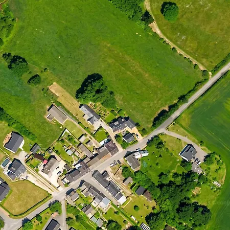 Spacieuse Maison Avec Jardin Pres De